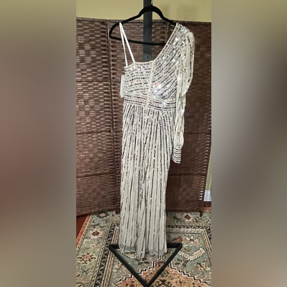 New Mac Duggal Silver One Shoulder Asymmetrical Sequin Gown (10793) - Size 8 - Picture 4 of 12